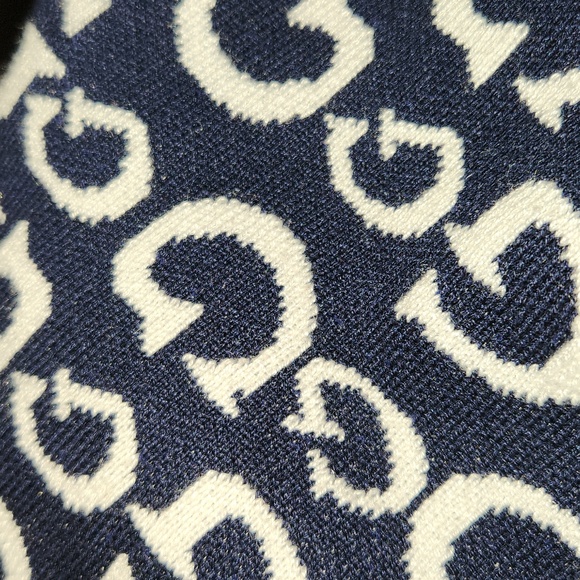 NWT ❗️ Guess navy and white logo sweater size medium - Picture 13 of 13